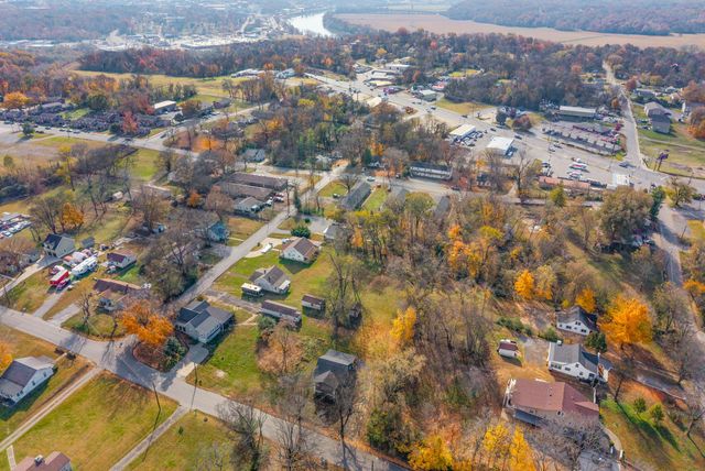 306 E St, Clarksville, TN 37042