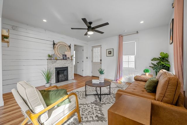 306 E St, Clarksville, TN 37042