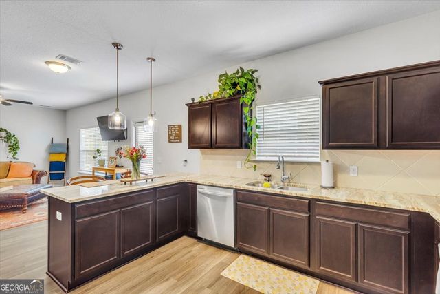 276 Brightleaf Circle, Hinesville, GA 31313