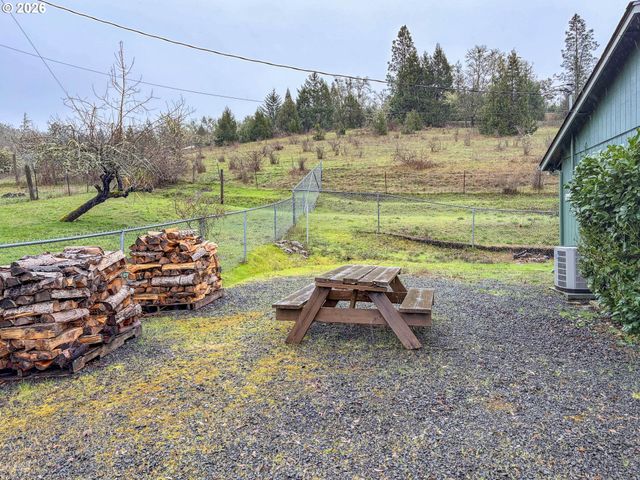 481 STRADER Rd, Roseburg, OR 97470