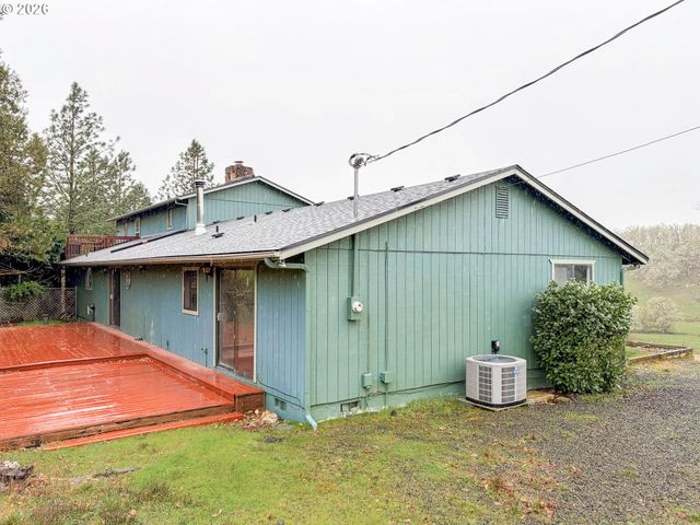 481 STRADER Rd, Roseburg, OR 97470