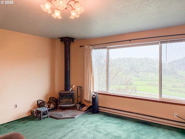 481 STRADER Rd, Roseburg, OR 97470