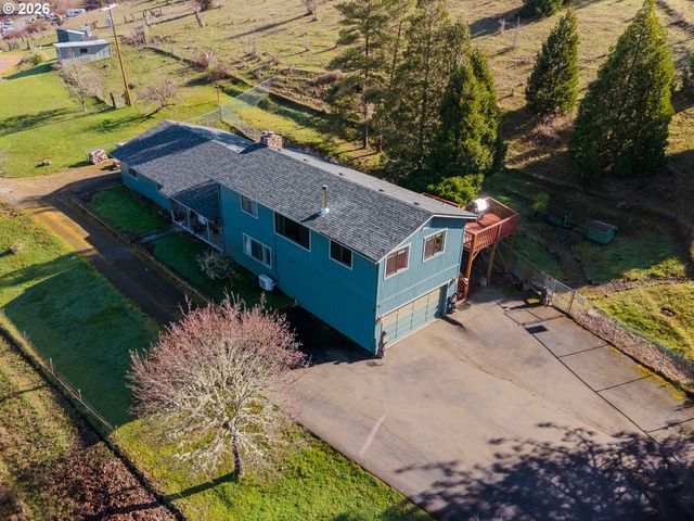 481 STRADER Rd, Roseburg, OR 97470