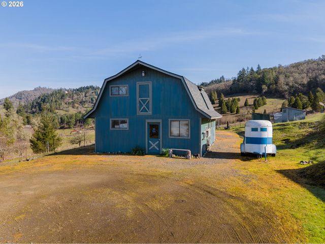 481 STRADER Rd, Roseburg, OR 97470
