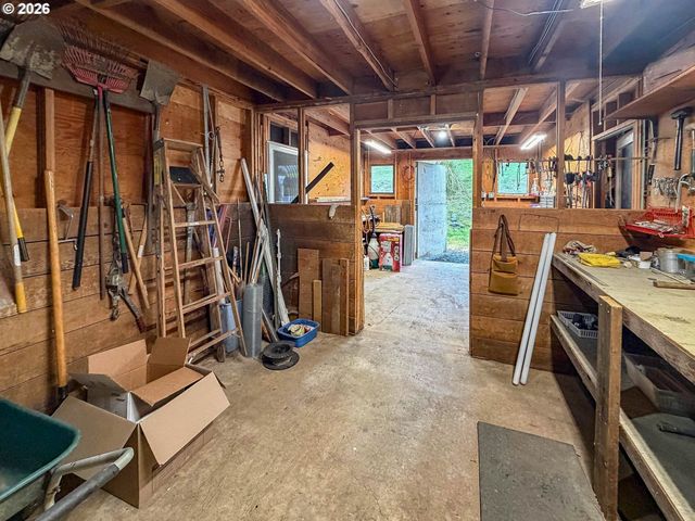 481 STRADER Rd, Roseburg, OR 97470