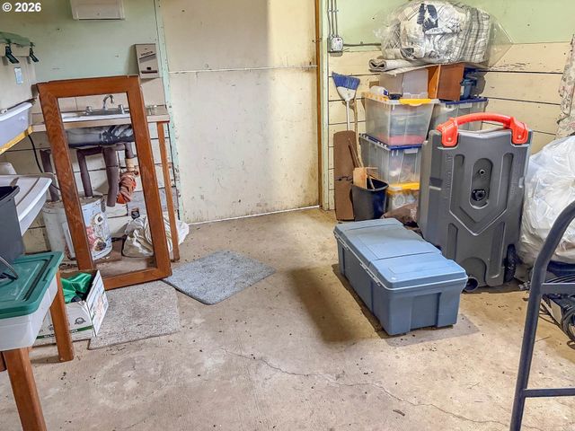 481 STRADER Rd, Roseburg, OR 97470