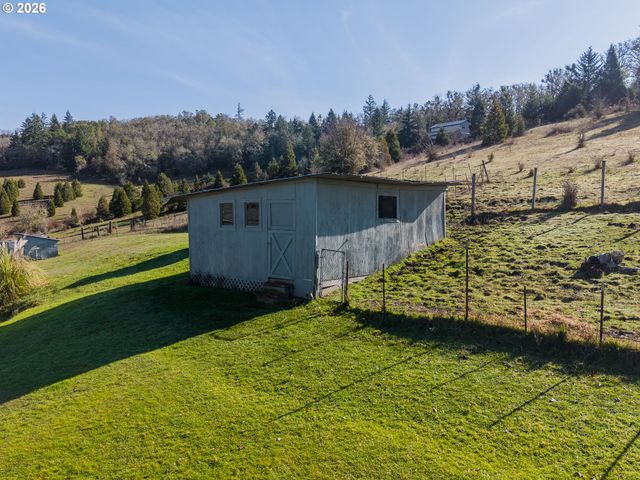 481 STRADER Rd, Roseburg, OR 97470