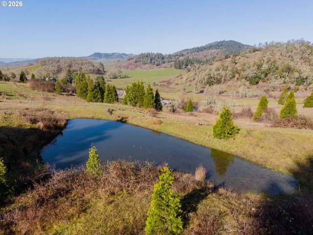 481 STRADER Rd, Roseburg, OR 97470