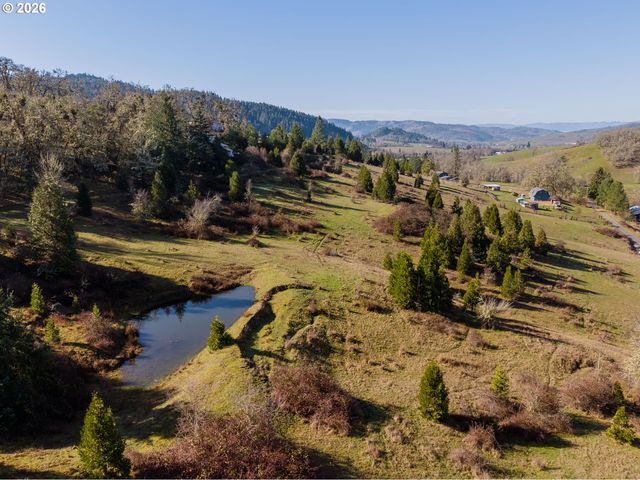 481 STRADER Rd, Roseburg, OR 97470