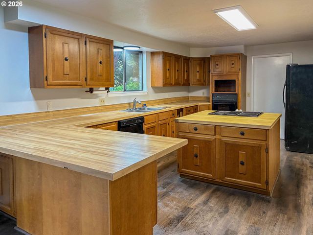 481 STRADER Rd, Roseburg, OR 97470