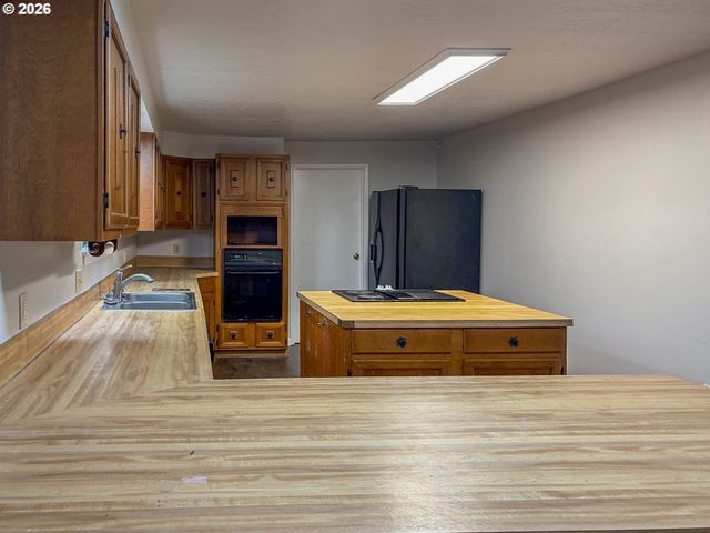 481 STRADER Rd, Roseburg, OR 97470