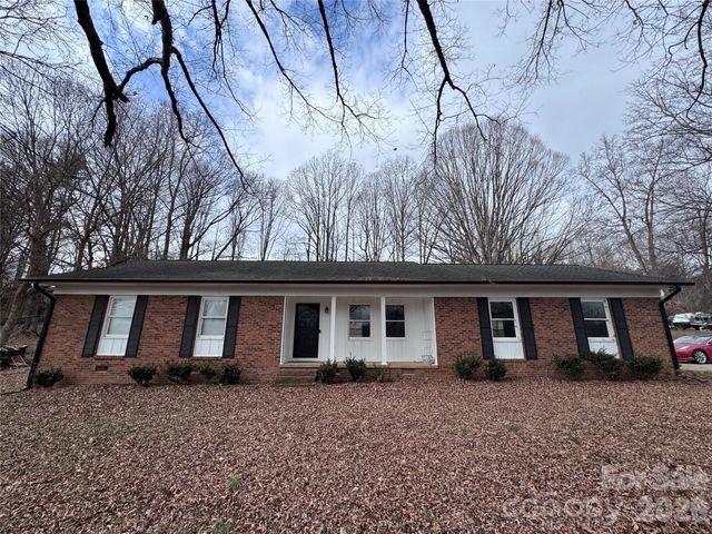 1511 Old Carriage Drive, Newton, NC 28658