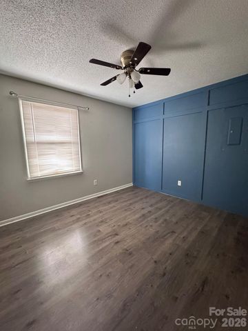 1511 Old Carriage Drive, Newton, NC 28658