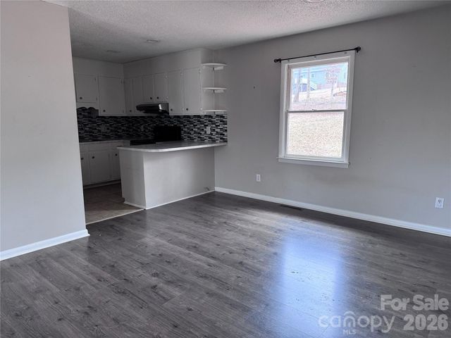 1511 Old Carriage Drive, Newton, NC 28658