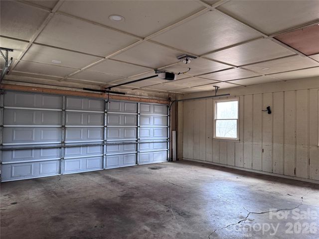 1511 Old Carriage Drive, Newton, NC 28658