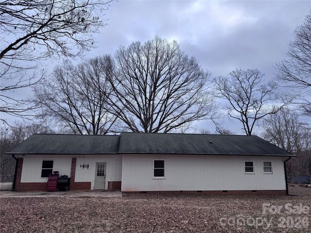 1511 Old Carriage Drive, Newton, NC 28658