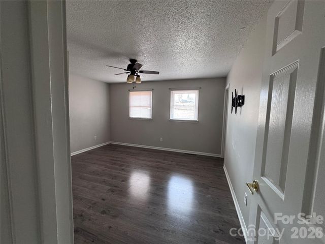 1511 Old Carriage Drive, Newton, NC 28658