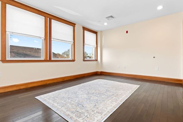 44 Maple St 10, Danvers, MA 01923