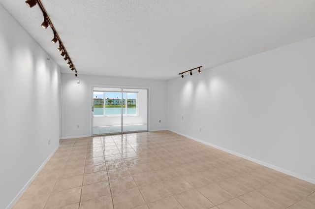 14095 Royal Vista Drive 201, Delray Beach, FL 33484