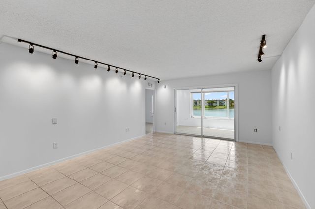 14095 Royal Vista Drive 201, Delray Beach, FL 33484