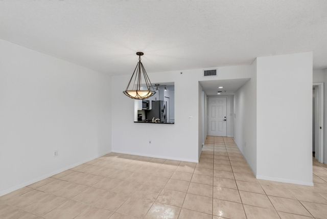 14095 Royal Vista Drive 201, Delray Beach, FL 33484