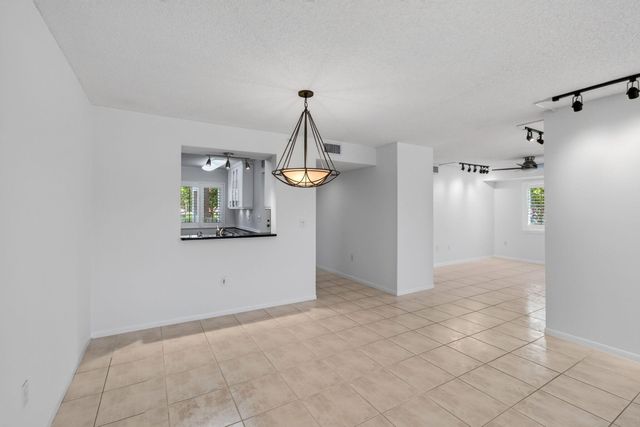 14095 Royal Vista Drive 201, Delray Beach, FL 33484