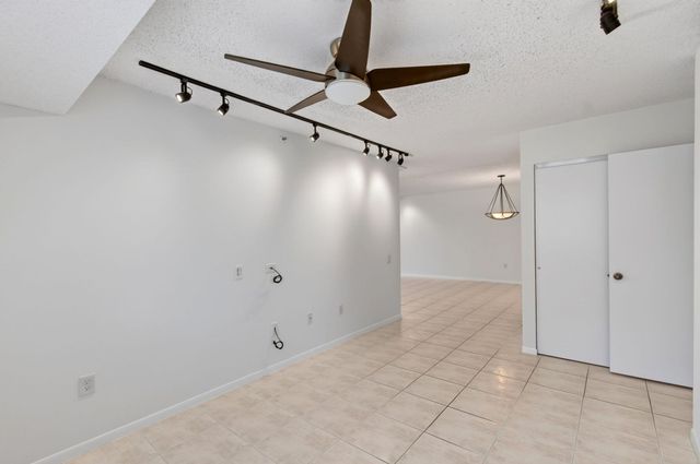 14095 Royal Vista Drive 201, Delray Beach, FL 33484