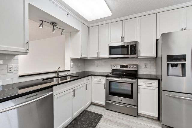 14095 Royal Vista Drive 201, Delray Beach, FL 33484