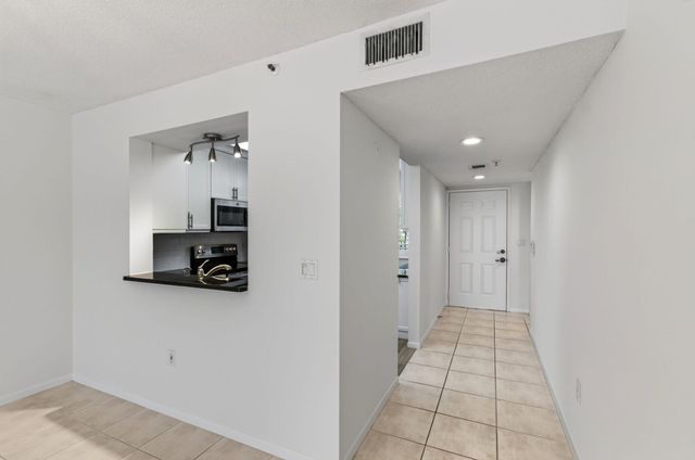 14095 Royal Vista Drive 201, Delray Beach, FL 33484