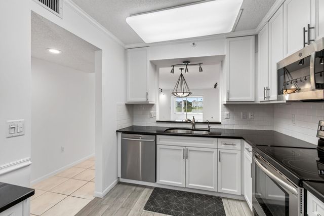 14095 Royal Vista Drive 201, Delray Beach, FL 33484
