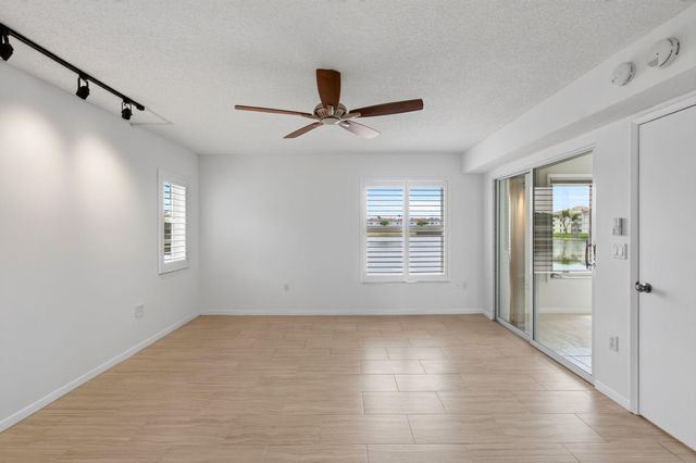 14095 Royal Vista Drive 201, Delray Beach, FL 33484