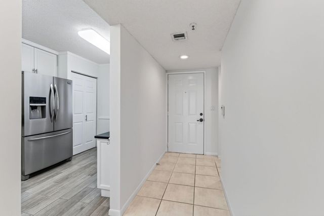 14095 Royal Vista Drive 201, Delray Beach, FL 33484