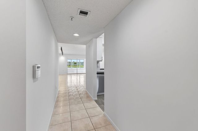 14095 Royal Vista Drive 201, Delray Beach, FL 33484