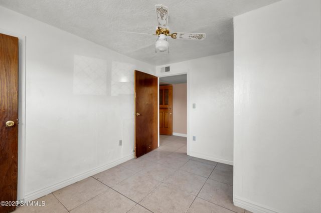 579 Arrowhead Drive NW, Deming, NM 88030