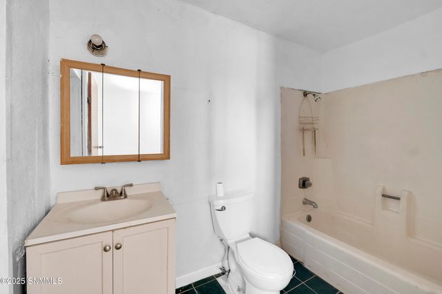 579 Arrowhead Drive NW, Deming, NM 88030