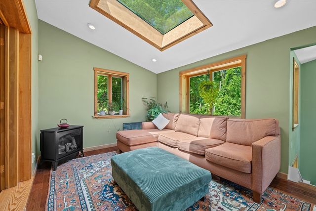 21 Carrier Lane, Sutton, MA 01590