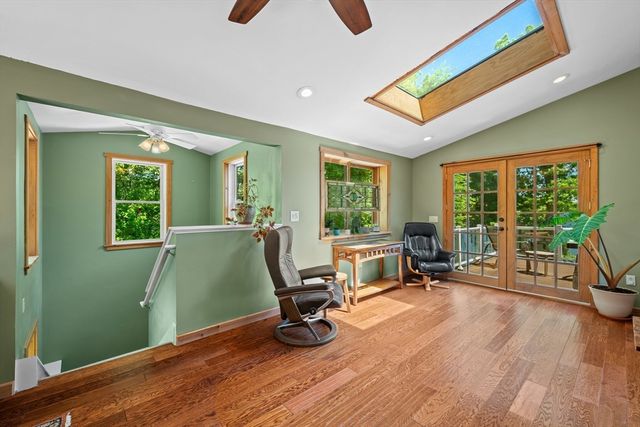 21 Carrier Lane, Sutton, MA 01590