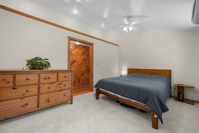 21 Carrier Lane, Sutton, MA 01590