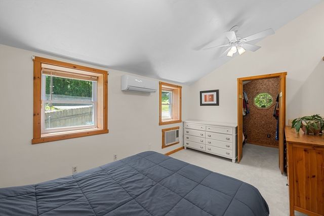 21 Carrier Lane, Sutton, MA 01590