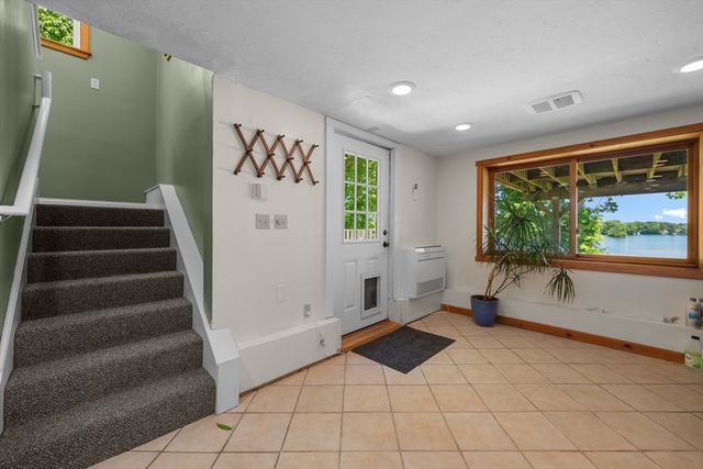 21 Carrier Lane, Sutton, MA 01590