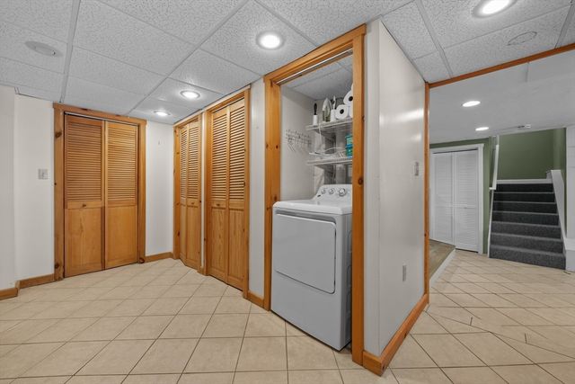 21 Carrier Lane, Sutton, MA 01590