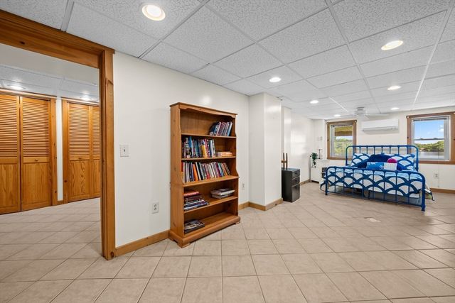 21 Carrier Lane, Sutton, MA 01590