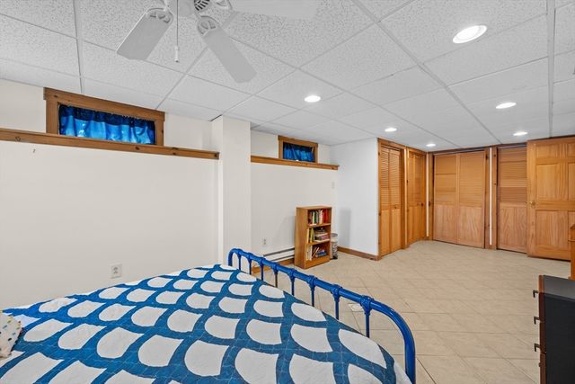 21 Carrier Lane, Sutton, MA 01590