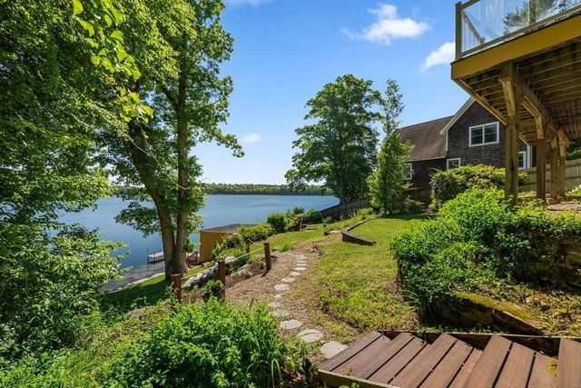 21 Carrier Lane, Sutton, MA 01590