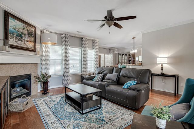 516 Winterwood Drive, Kennedale, TX 76060