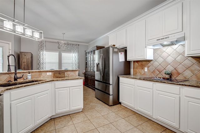 516 Winterwood Drive, Kennedale, TX 76060