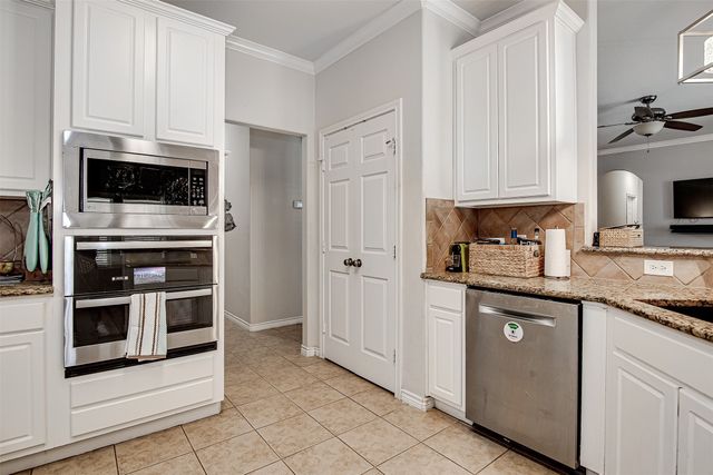 516 Winterwood Drive, Kennedale, TX 76060