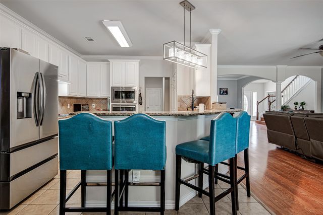 516 Winterwood Drive, Kennedale, TX 76060