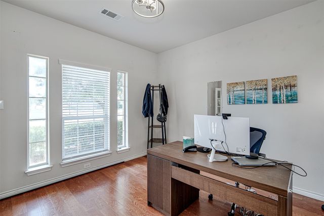 516 Winterwood Drive, Kennedale, TX 76060