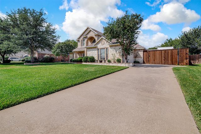 516 Winterwood Drive, Kennedale, TX 76060
